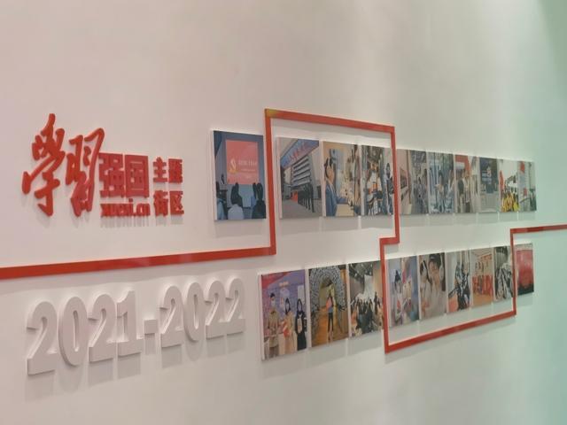 奥纳纳和阿姆拉巴特非洲杯小组赛出线，曼联向两人送上祝贺