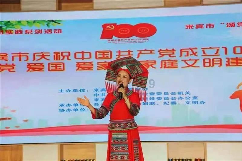TA：曼联今天同伯恩利进行封闭比赛，马奎尔、卢克-肖复出登场